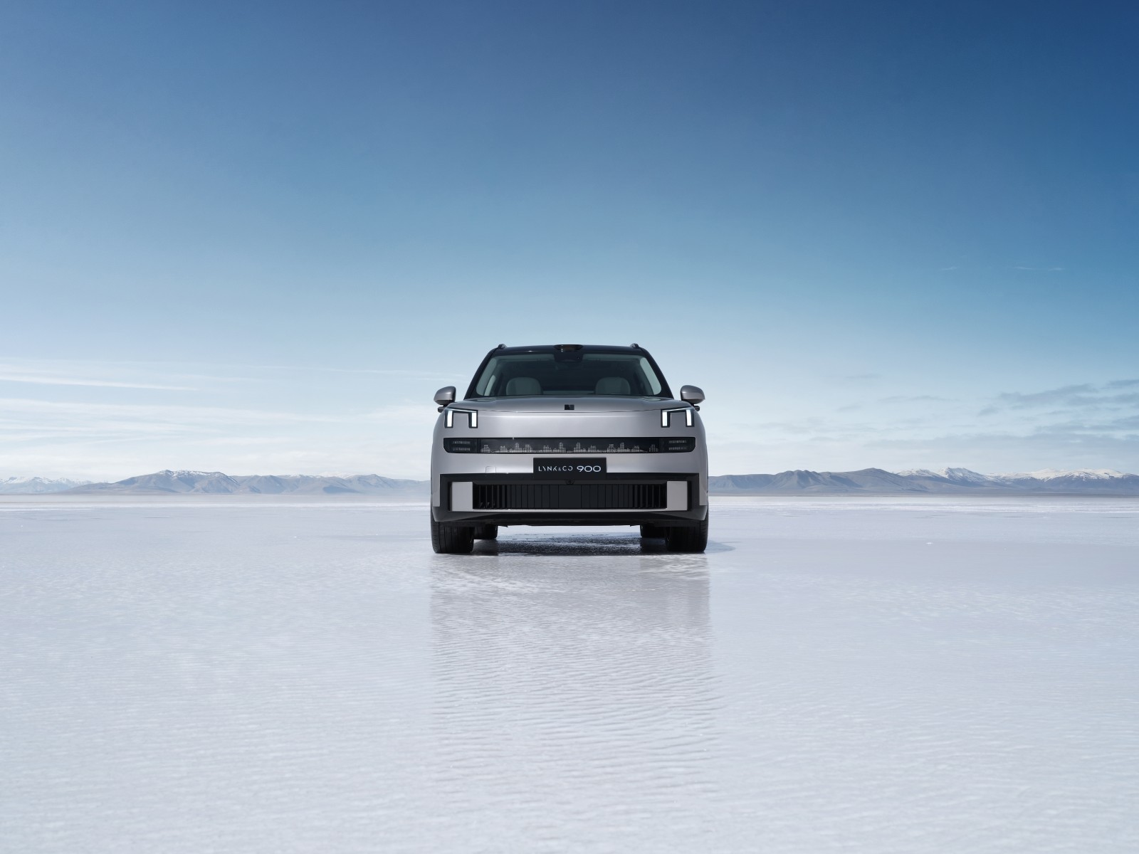 Lynk & Co 900 Base